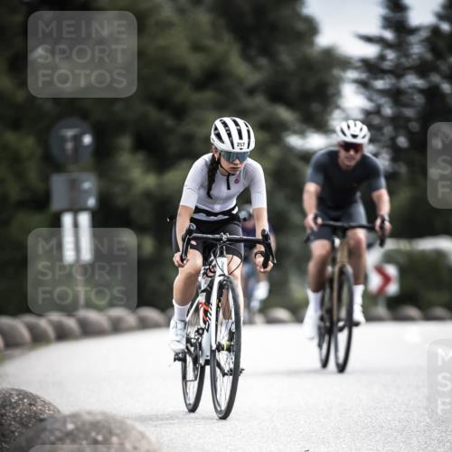 21.06.2026 - 29. Vierlanden-Triathlon H.Heesch http://msf.ph/oto/9887729 21.06.2026 10:45:12 Radfahren 37, 88, 257, 271, 428 meine-sportfotos.de