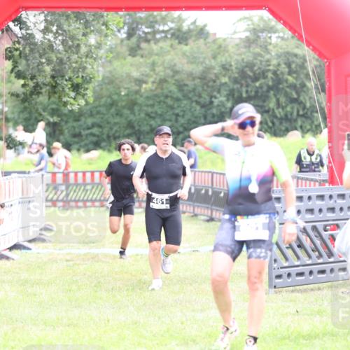21.06.2026 - 29. Vierlanden-Triathlon Andreas Tolksdorf http://msf.ph/oto/9887731 21.06.2026 11:36:44 Ziel 461, 508, 461, 508 meine-sportfotos.de