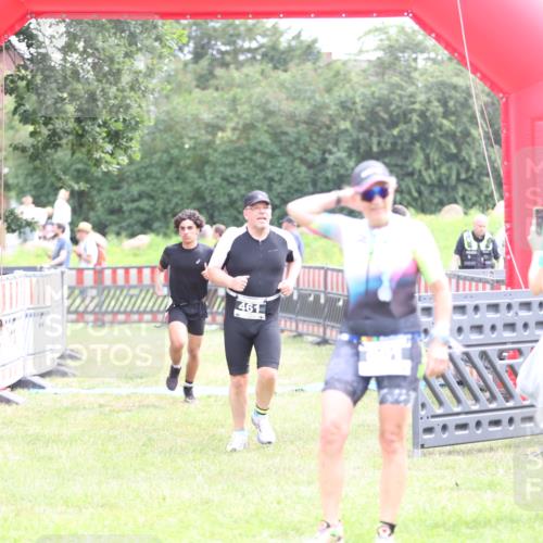 21.06.2026 - 29. Vierlanden-Triathlon Andreas Tolksdorf http://msf.ph/oto/9887733 21.06.2026 11:36:44 Ziel 461, 508, 461, 508 meine-sportfotos.de
