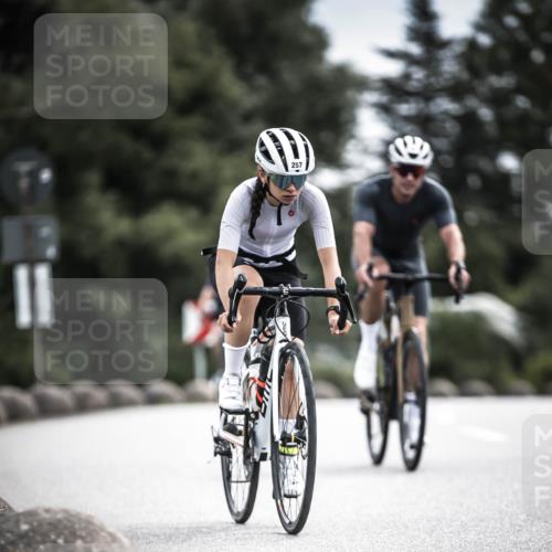 21.06.2026 - 29. Vierlanden-Triathlon H.Heesch http://msf.ph/oto/9887735 21.06.2026 10:45:12 Radfahren 37, 88, 257, 271, 428 meine-sportfotos.de