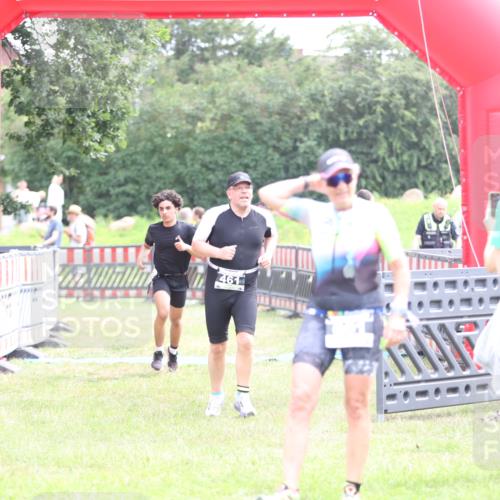 21.06.2026 - 29. Vierlanden-Triathlon Andreas Tolksdorf http://msf.ph/oto/9887737 21.06.2026 11:36:44 Ziel 461, 508, 461, 508 meine-sportfotos.de