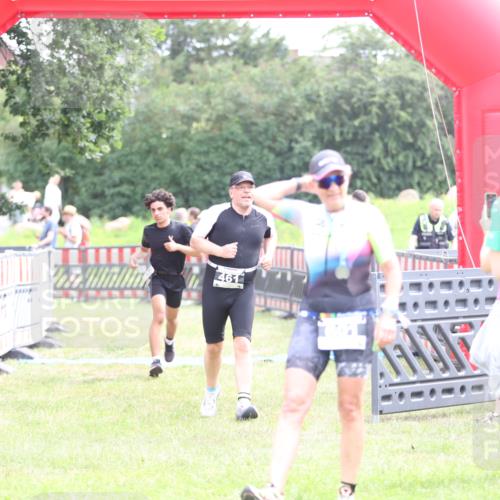 21.06.2026 - 29. Vierlanden-Triathlon Andreas Tolksdorf http://msf.ph/oto/9887740 21.06.2026 11:36:44 Ziel 461, 508, 461, 508 meine-sportfotos.de