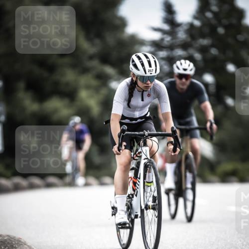 21.06.2026 - 29. Vierlanden-Triathlon H.Heesch http://msf.ph/oto/9887741 21.06.2026 10:45:12 Radfahren 37, 88, 257, 271, 428 meine-sportfotos.de