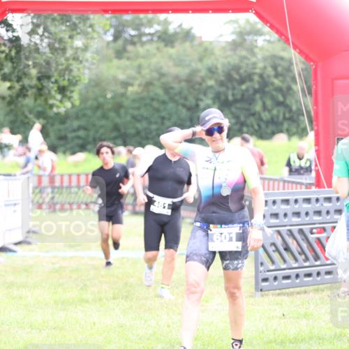 21.06.2026 - 29. Vierlanden-Triathlon Andreas Tolksdorf http://msf.ph/oto/9887745 21.06.2026 11:36:44 Ziel 461, 508, 461, 508 meine-sportfotos.de