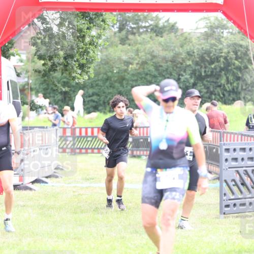 21.06.2026 - 29. Vierlanden-Triathlon Andreas Tolksdorf http://msf.ph/oto/9887753 21.06.2026 11:36:45 Ziel 400, 461, 508, 400, 461, 508 meine-sportfotos.de