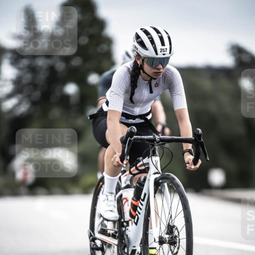 21.06.2026 - 29. Vierlanden-Triathlon H.Heesch http://msf.ph/oto/9887757 21.06.2026 10:45:12 Radfahren 37, 88, 257, 271, 428 meine-sportfotos.de