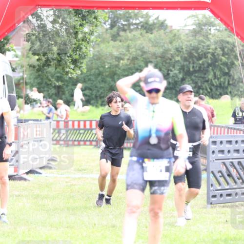 21.06.2026 - 29. Vierlanden-Triathlon Andreas Tolksdorf http://msf.ph/oto/9887764 21.06.2026 11:36:45 Ziel 400, 461, 508, 400, 461, 508 meine-sportfotos.de