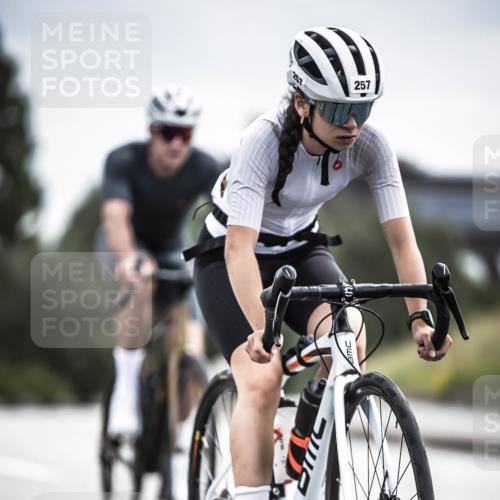 21.06.2026 - 29. Vierlanden-Triathlon H.Heesch http://msf.ph/oto/9887766 21.06.2026 10:45:13 Radfahren 37, 88, 257, 271, 428 meine-sportfotos.de