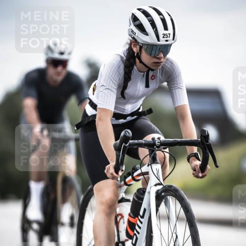 21.06.2026 - 29. Vierlanden-Triathlon H.Heesch http://msf.ph/oto/9887768 21.06.2026 10:45:13 Radfahren 37, 88, 257, 271, 428 meine-sportfotos.de