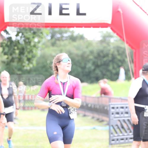 21.06.2026 - 29. Vierlanden-Triathlon Andreas Tolksdorf http://msf.ph/oto/9887774 21.06.2026 11:37:00 Ziel 400, 516, 518, 553, 400, 516, 518, 553 meine-sportfotos.de