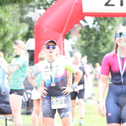 21.06.2026 - 29. Vierlanden-Triathlon Andreas Tolksdorf http://msf.ph/oto/9887783 21.06.2026 11:37:01 Ziel 400, 516, 518, 553, 400, 516, 518, 553 meine-sportfotos.de