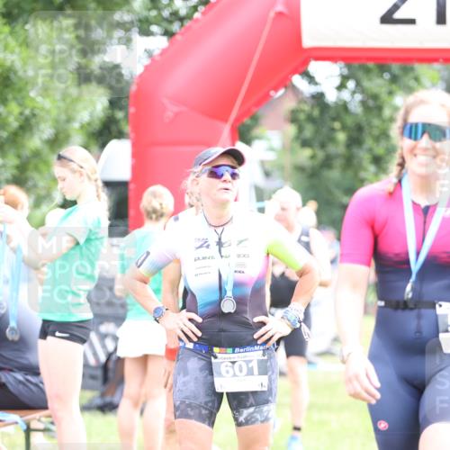 21.06.2026 - 29. Vierlanden-Triathlon Andreas Tolksdorf http://msf.ph/oto/9887792 21.06.2026 11:37:01 Ziel 400, 516, 518, 553, 400, 516, 518, 553 meine-sportfotos.de