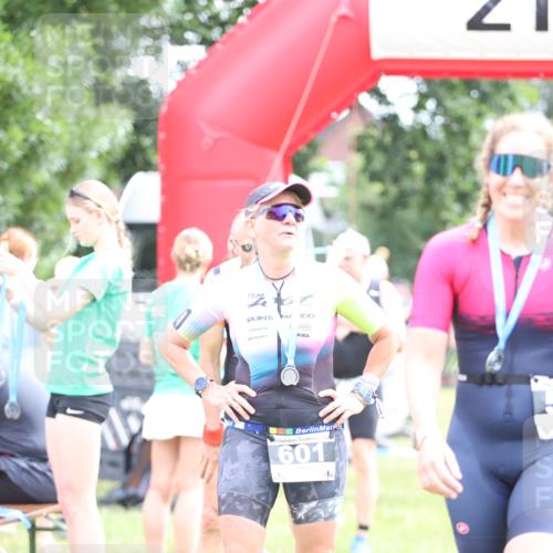 21.06.2026 - 29. Vierlanden-Triathlon Andreas Tolksdorf http://msf.ph/oto/9887795 21.06.2026 11:37:01 Ziel 400, 516, 518, 553, 400, 516, 518, 553 meine-sportfotos.de