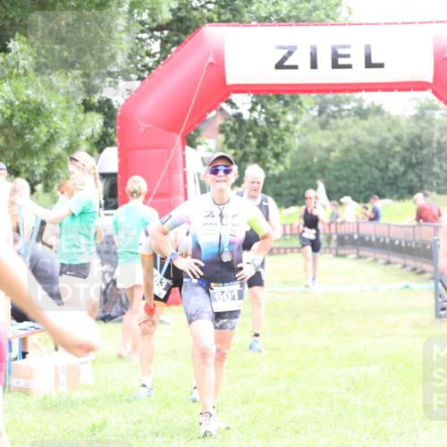21.06.2026 - 29. Vierlanden-Triathlon Andreas Tolksdorf http://msf.ph/oto/9887810 21.06.2026 11:37:04 Ziel 516, 518, 553, 516, 518, 553 meine-sportfotos.de