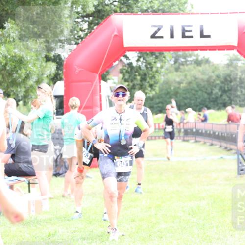 21.06.2026 - 29. Vierlanden-Triathlon Andreas Tolksdorf http://msf.ph/oto/9887812 21.06.2026 11:37:04 Ziel 516, 518, 553, 516, 518, 553 meine-sportfotos.de