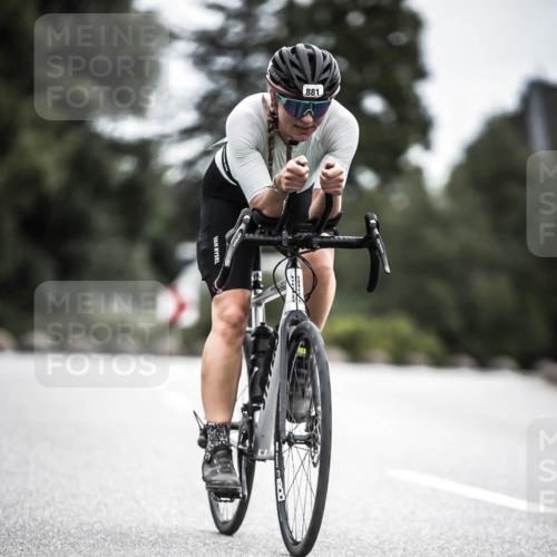 21.06.2026 - 29. Vierlanden-Triathlon H.Heesch http://msf.ph/oto/9887839 21.06.2026 12:11:40 Radfahren 881, 885 meine-sportfotos.de