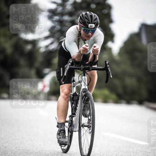 21.06.2026 - 29. Vierlanden-Triathlon H.Heesch http://msf.ph/oto/9887840 21.06.2026 12:11:40 Radfahren 881, 885 meine-sportfotos.de
