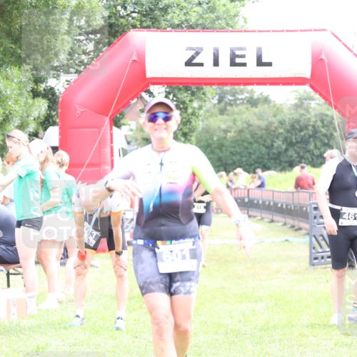 21.06.2026 - 29. Vierlanden-Triathlon Andreas Tolksdorf http://msf.ph/oto/9887841 21.06.2026 11:37:06 Ziel 516, 518, 553, 516, 518, 553 meine-sportfotos.de