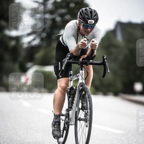 21.06.2026 - 29. Vierlanden-Triathlon H.Heesch http://msf.ph/oto/9887843 21.06.2026 12:11:40 Radfahren 881, 885 meine-sportfotos.de