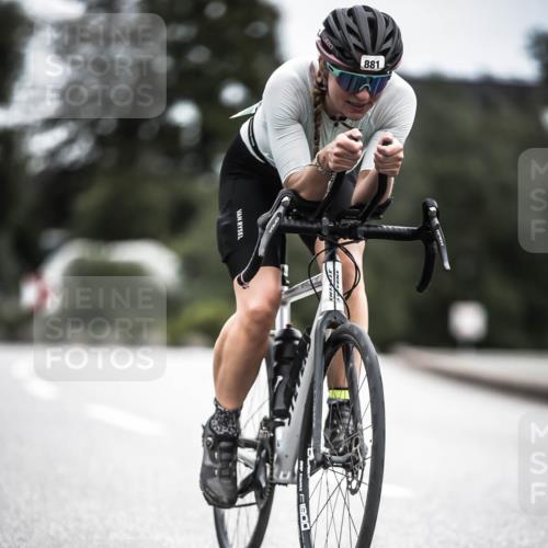 21.06.2026 - 29. Vierlanden-Triathlon H.Heesch http://msf.ph/oto/9887847 21.06.2026 12:11:40 Radfahren 881, 885 meine-sportfotos.de