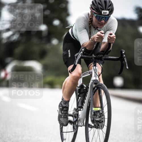 21.06.2026 - 29. Vierlanden-Triathlon H.Heesch http://msf.ph/oto/9887848 21.06.2026 12:11:40 Radfahren 881, 885 meine-sportfotos.de