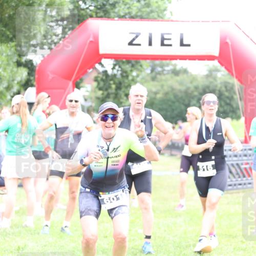 21.06.2026 - 29. Vierlanden-Triathlon Andreas Tolksdorf http://msf.ph/oto/9887854 21.06.2026 11:37:13 Ziel 518, 553, 518, 553 meine-sportfotos.de
