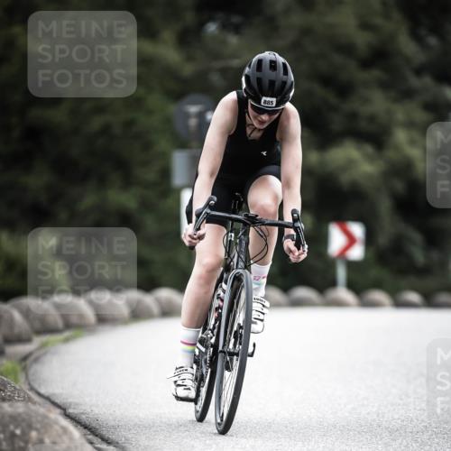 21.06.2026 - 29. Vierlanden-Triathlon H.Heesch http://msf.ph/oto/9887856 21.06.2026 12:11:43 Radfahren 881, 885, 979 meine-sportfotos.de