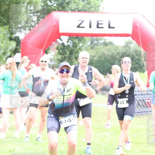 21.06.2026 - 29. Vierlanden-Triathlon Andreas Tolksdorf http://msf.ph/oto/9887857 21.06.2026 11:37:14 Ziel 518, 553, 518, 553 meine-sportfotos.de