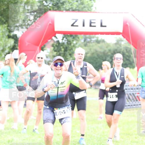 21.06.2026 - 29. Vierlanden-Triathlon Andreas Tolksdorf http://msf.ph/oto/9887859 21.06.2026 11:37:14 Ziel 518, 553, 518, 553 meine-sportfotos.de