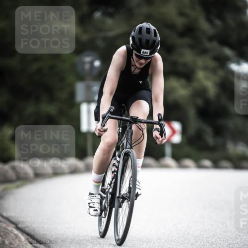 21.06.2026 - 29. Vierlanden-Triathlon H.Heesch http://msf.ph/oto/9887860 21.06.2026 12:11:43 Radfahren 881, 885, 979 meine-sportfotos.de