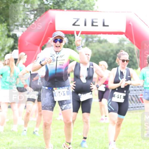 21.06.2026 - 29. Vierlanden-Triathlon Andreas Tolksdorf http://msf.ph/oto/9887870 21.06.2026 11:37:14 Ziel 518, 553, 518, 553 meine-sportfotos.de