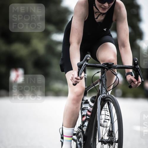 21.06.2026 - 29. Vierlanden-Triathlon H.Heesch http://msf.ph/oto/9887879 21.06.2026 12:11:43 Radfahren 881, 885, 979 meine-sportfotos.de
