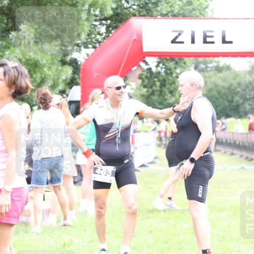 21.06.2026 - 29. Vierlanden-Triathlon Andreas Tolksdorf http://msf.ph/oto/9887883 21.06.2026 11:37:19 Ziel  meine-sportfotos.de