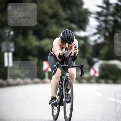21.06.2026 - 29. Vierlanden-Triathlon H.Heesch http://msf.ph/oto/9887919 21.06.2026 12:11:58 Radfahren 657, 878 meine-sportfotos.de