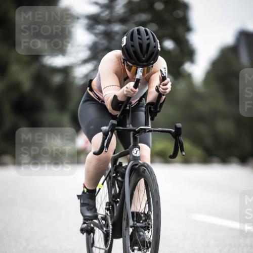 21.06.2026 - 29. Vierlanden-Triathlon H.Heesch http://msf.ph/oto/9887932 21.06.2026 12:11:59 Radfahren 657, 878, 1358 meine-sportfotos.de