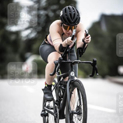 21.06.2026 - 29. Vierlanden-Triathlon H.Heesch http://msf.ph/oto/9887935 21.06.2026 12:11:59 Radfahren 657, 878, 1358 meine-sportfotos.de