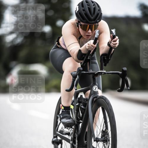 21.06.2026 - 29. Vierlanden-Triathlon H.Heesch http://msf.ph/oto/9887939 21.06.2026 12:11:59 Radfahren 657, 878, 1358 meine-sportfotos.de