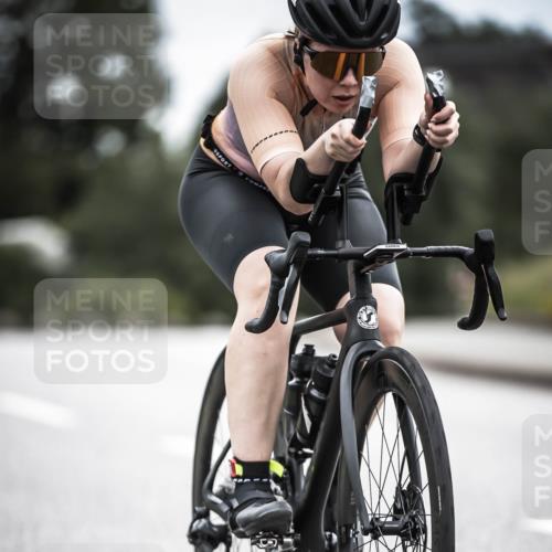 21.06.2026 - 29. Vierlanden-Triathlon H.Heesch http://msf.ph/oto/9887942 21.06.2026 12:11:59 Radfahren 657, 878, 1358 meine-sportfotos.de