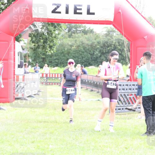 21.06.2026 - 29. Vierlanden-Triathlon Andreas Tolksdorf http://msf.ph/oto/9887985 21.06.2026 11:39:11 Ziel 587, 587 meine-sportfotos.de