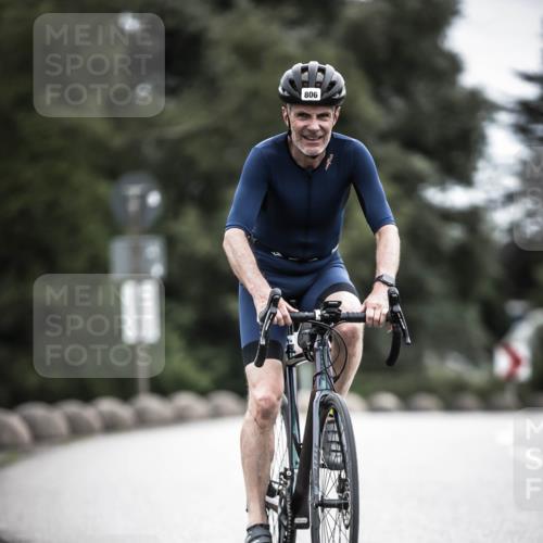 21.06.2026 - 29. Vierlanden-Triathlon H.Heesch http://msf.ph/oto/9887994 21.06.2026 12:12:32 Radfahren 806 meine-sportfotos.de