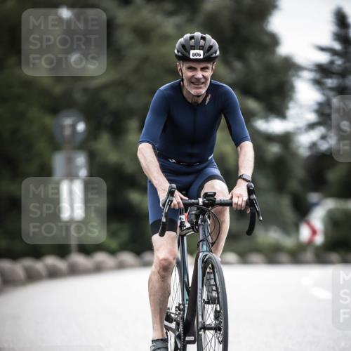 21.06.2026 - 29. Vierlanden-Triathlon H.Heesch http://msf.ph/oto/9887996 21.06.2026 12:12:32 Radfahren 806 meine-sportfotos.de