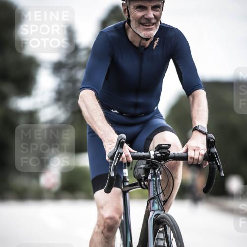 21.06.2026 - 29. Vierlanden-Triathlon H.Heesch http://msf.ph/oto/9888014 21.06.2026 12:12:33 Radfahren 806 meine-sportfotos.de