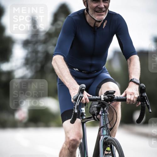 21.06.2026 - 29. Vierlanden-Triathlon H.Heesch http://msf.ph/oto/9888016 21.06.2026 12:12:33 Radfahren 806 meine-sportfotos.de
