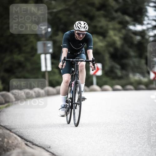 21.06.2026 - 29. Vierlanden-Triathlon H.Heesch http://msf.ph/oto/9888017 21.06.2026 12:12:55 Radfahren 851, 866 meine-sportfotos.de