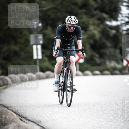 21.06.2026 - 29. Vierlanden-Triathlon H.Heesch http://msf.ph/oto/9888020 21.06.2026 12:12:55 Radfahren 851, 866 meine-sportfotos.de