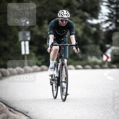 21.06.2026 - 29. Vierlanden-Triathlon H.Heesch http://msf.ph/oto/9888025 21.06.2026 12:12:55 Radfahren 851, 866 meine-sportfotos.de