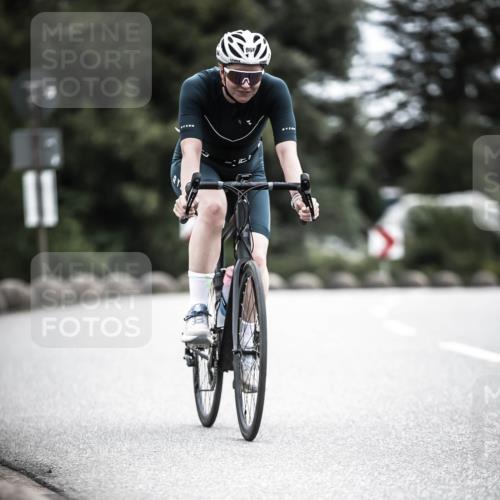21.06.2026 - 29. Vierlanden-Triathlon H.Heesch http://msf.ph/oto/9888029 21.06.2026 12:12:56 Radfahren 851, 866 meine-sportfotos.de