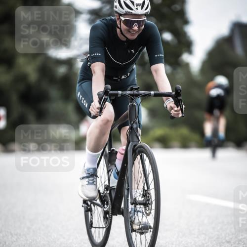 21.06.2026 - 29. Vierlanden-Triathlon H.Heesch http://msf.ph/oto/9888044 21.06.2026 12:12:56 Radfahren 851, 866 meine-sportfotos.de