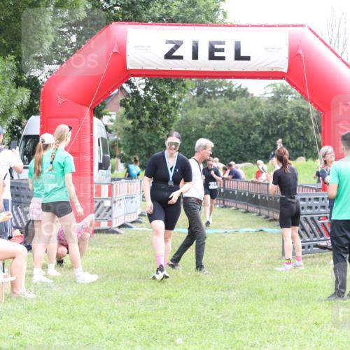 21.06.2026 - 29. Vierlanden-Triathlon Andreas Tolksdorf http://msf.ph/oto/9888046 21.06.2026 11:39:49 Ziel 481, 568, 481, 568 meine-sportfotos.de