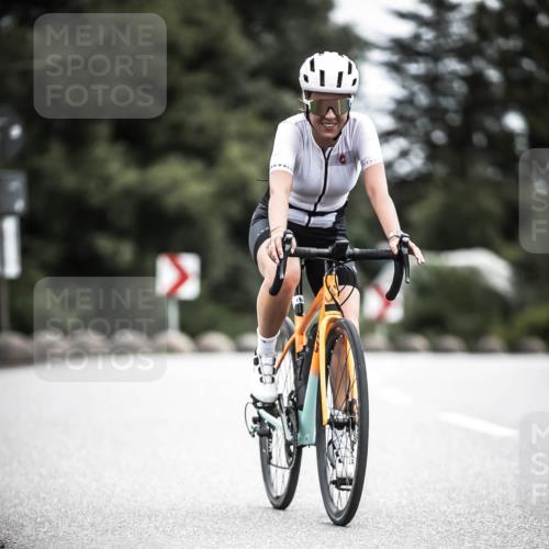 21.06.2026 - 29. Vierlanden-Triathlon H.Heesch http://msf.ph/oto/9888050 21.06.2026 12:13:18 Radfahren 840 meine-sportfotos.de